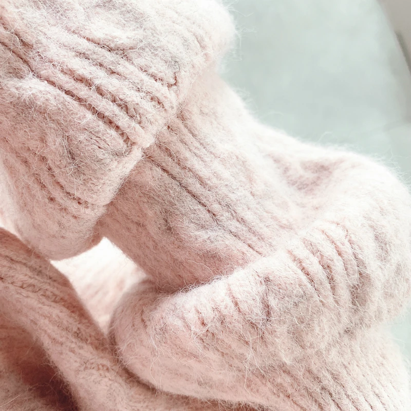 

2020 Autumn And Winter Korea Rabbit Hair Blended Soft Loose Pink Knitted Sweater Women Lantern Sleeve V-neck Pink Cardigan