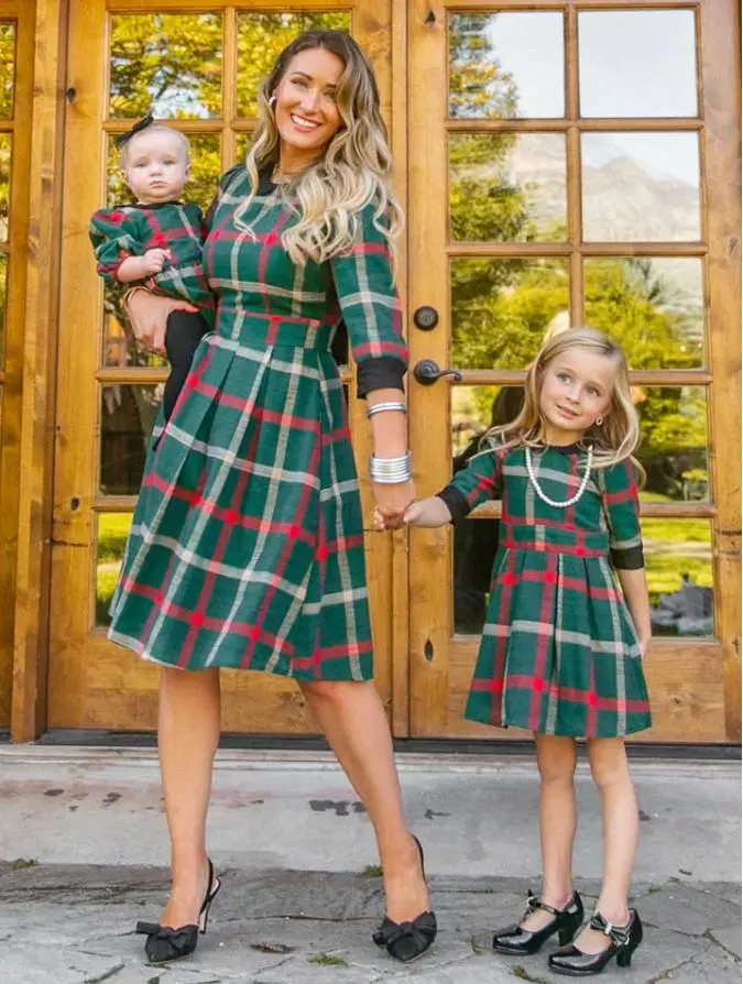 

Family Matching Dress Plaid Round Neck Elbow Sleeve One-Piece for Women and Daughter Parent-Child Outfit Green