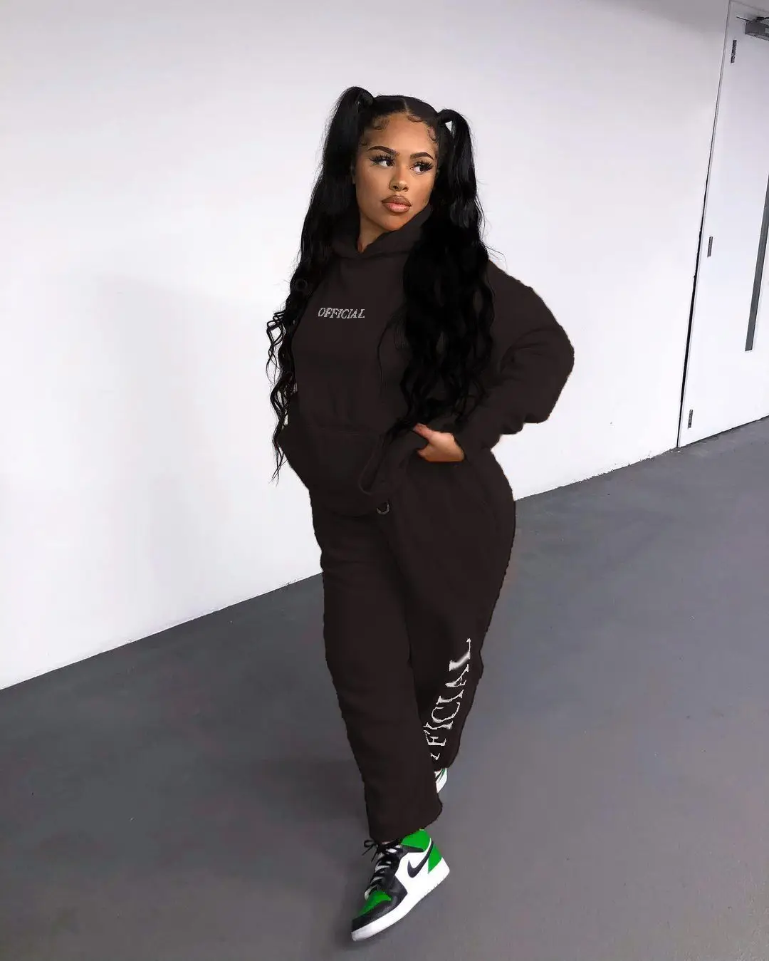 

Oluolin Women Plus Size Tracksuit Two Piece Set Hoodies Crop Top Sweatshirt+ Pants Sport Wear Ladies Casual Sweat Streetwear