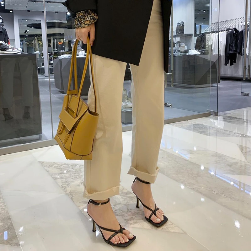 Однотонные синие босоножки на среднем тонком каблуке Женские винтажные сандалии