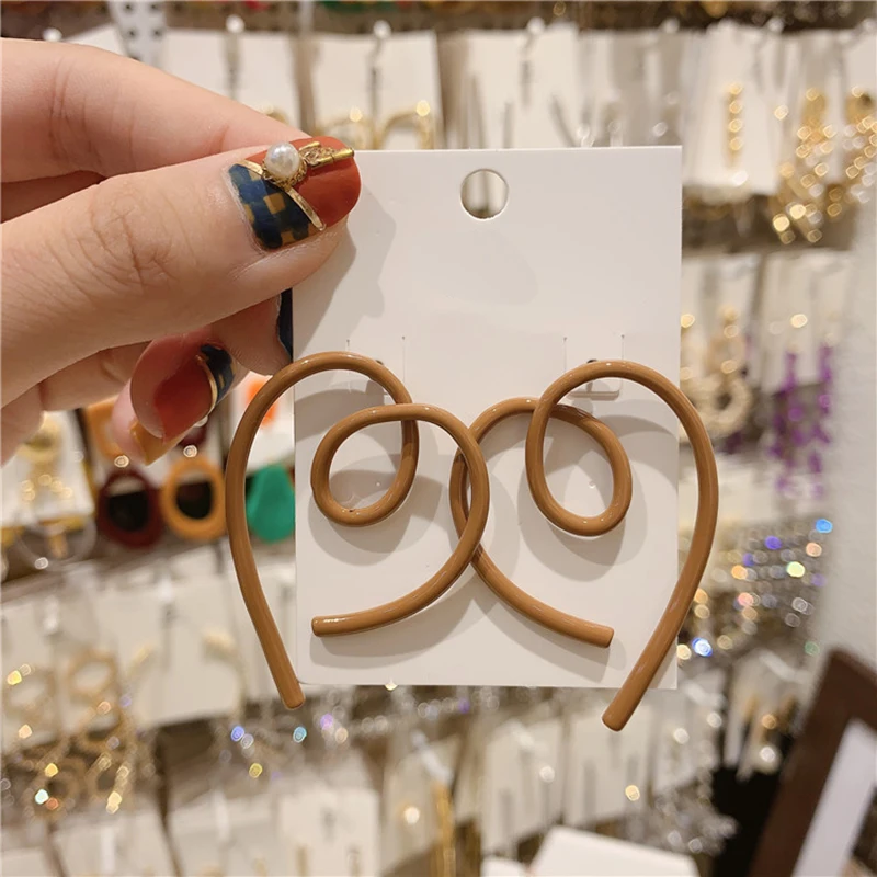 Новый дизайн любовь много-круг пустотелые серьги гвоздики сладкий в форме сердца