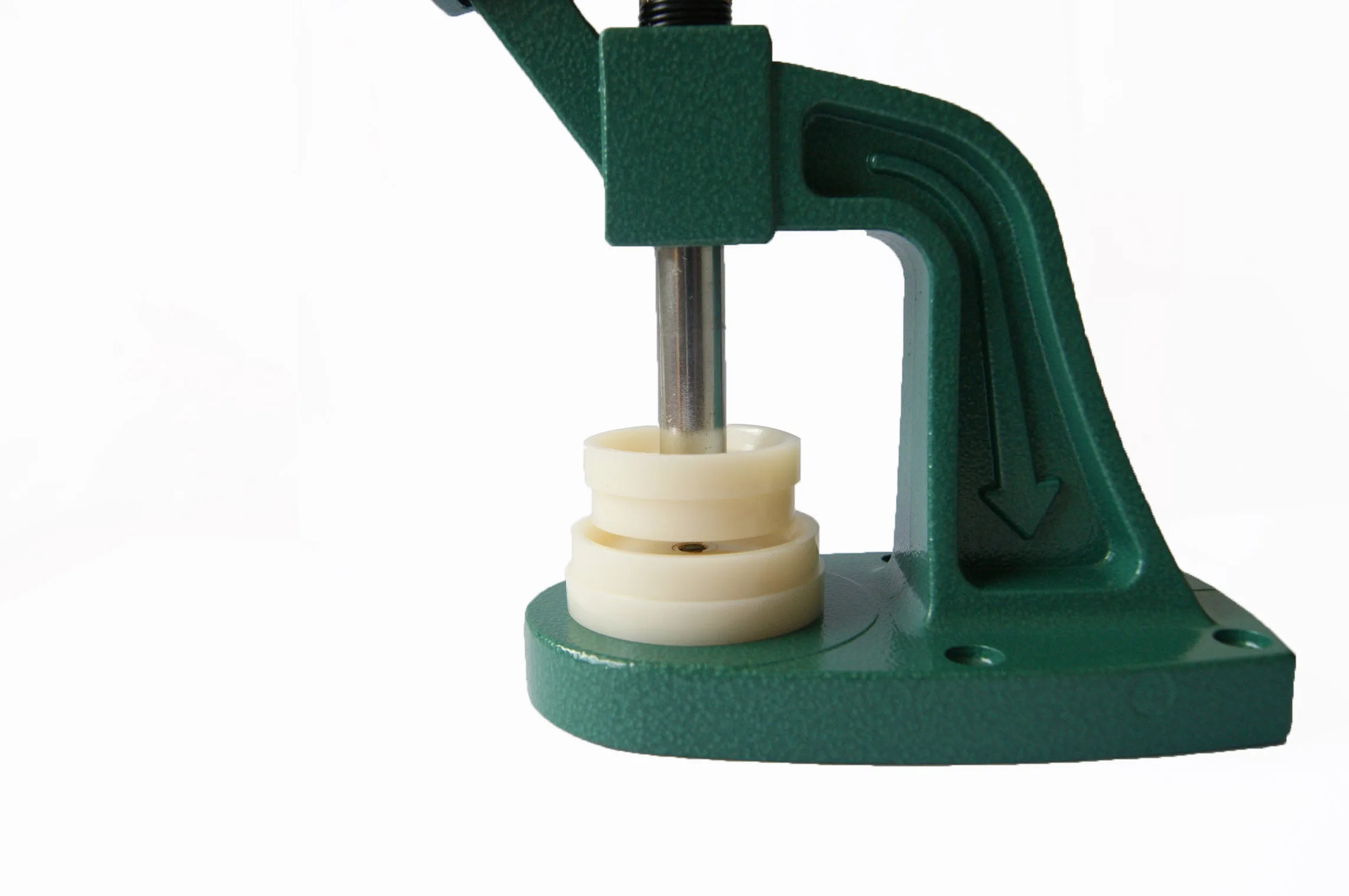 тренажеры для плеч в тренажерном зале. Backing press. Backing press. пресс для часов. пресдля крышек часов.