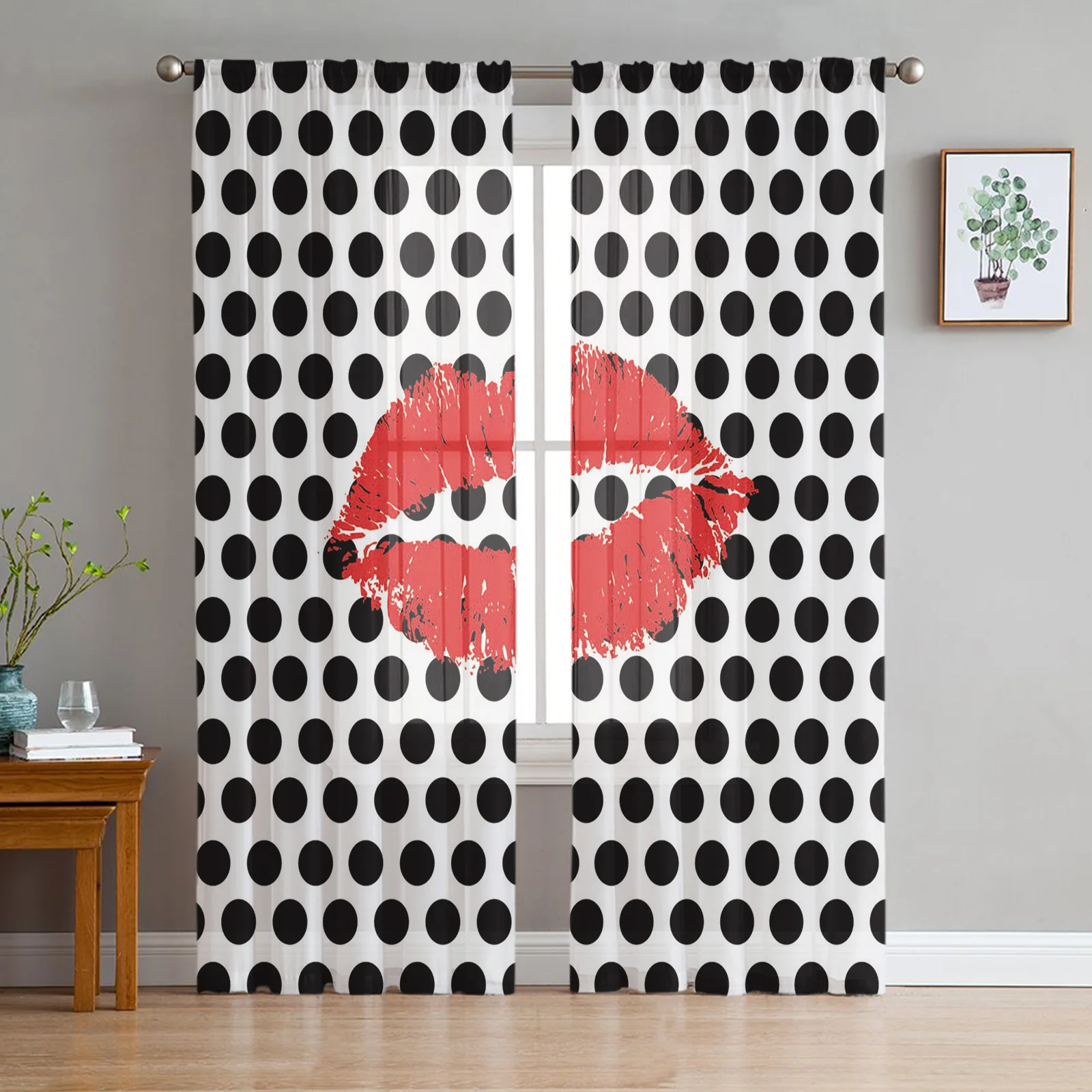 Черный с узором в горошек принтом виде красных губ сплошные оконные панельные