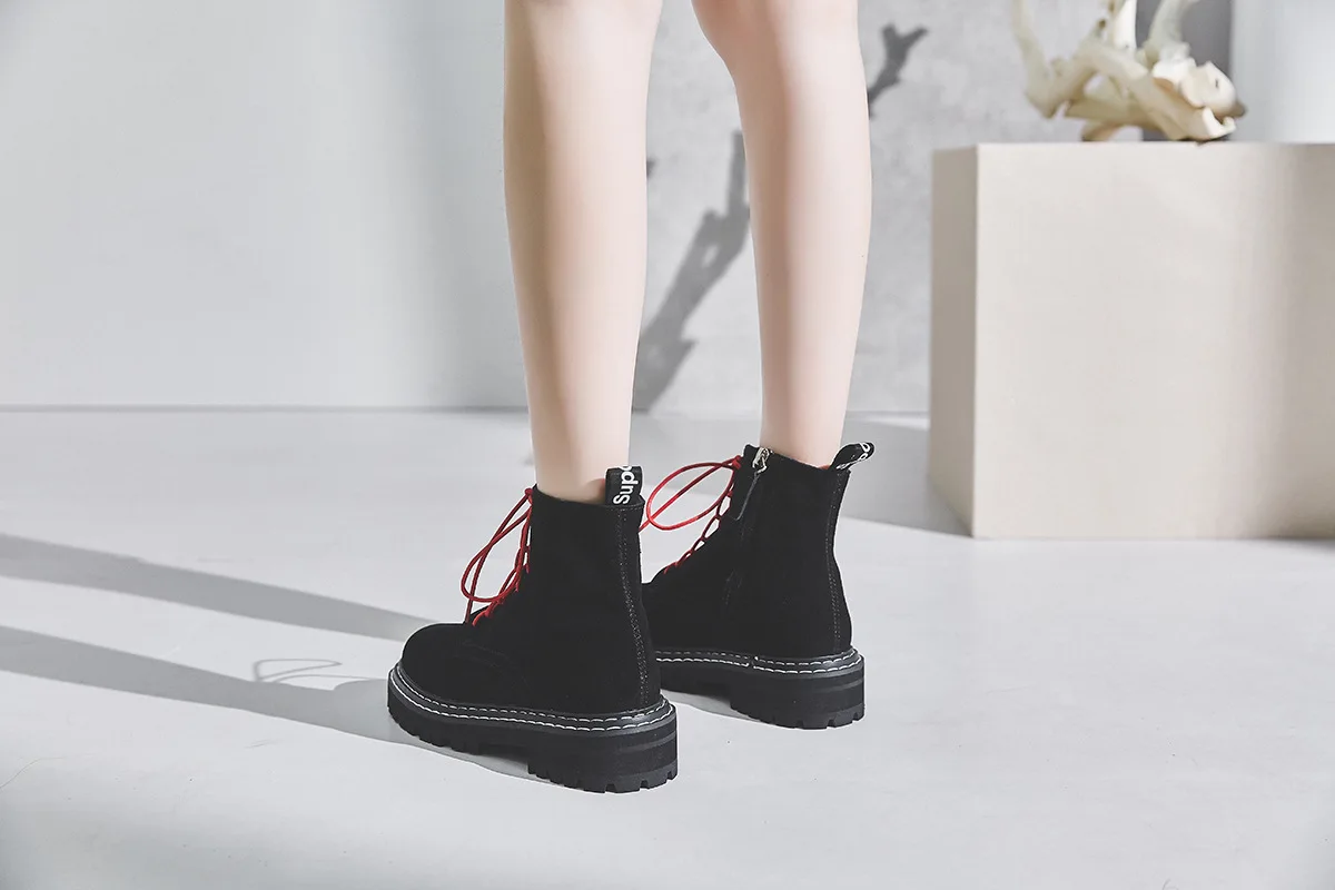 Botas mujer/ г. Повседневная обувь женские Ботинки martin модные брендовые женские ботинки из натуральной кожи ботинки белого цвета с перекрестной шнуровкой