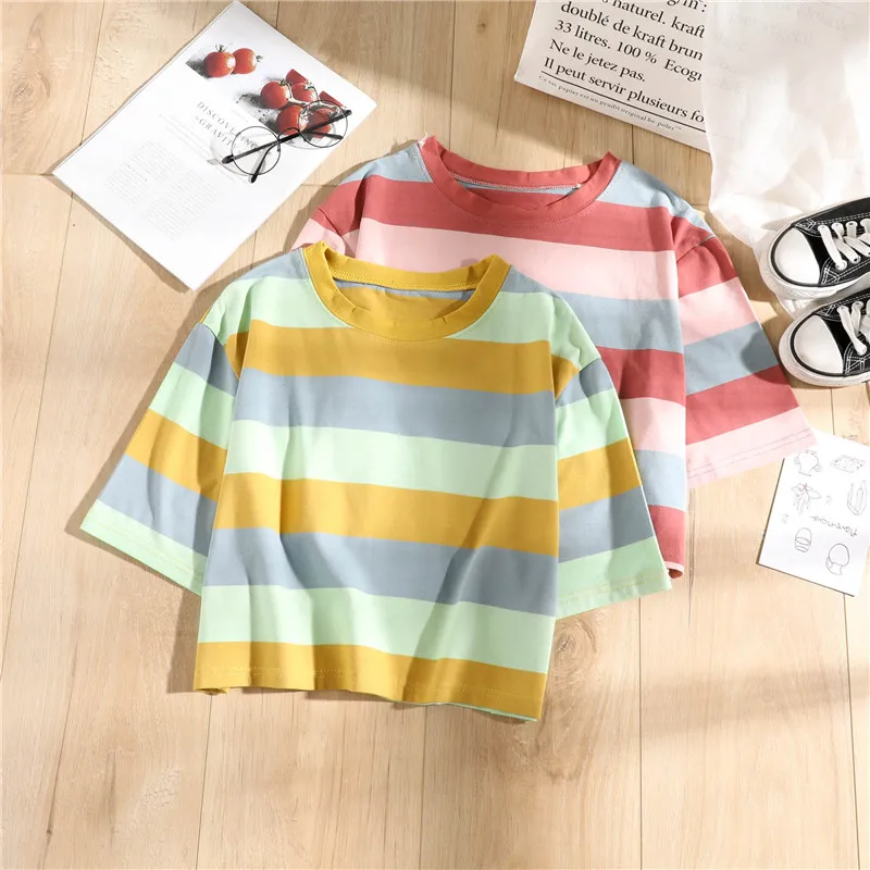 Одежда 2021 Новинка Модный женский топ в радужную полоску с коротким рукавом Весна