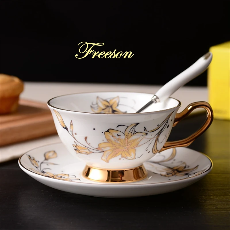 Чайная чашка с золотыми лилиями набор ложек блюдцем 200 мл британская