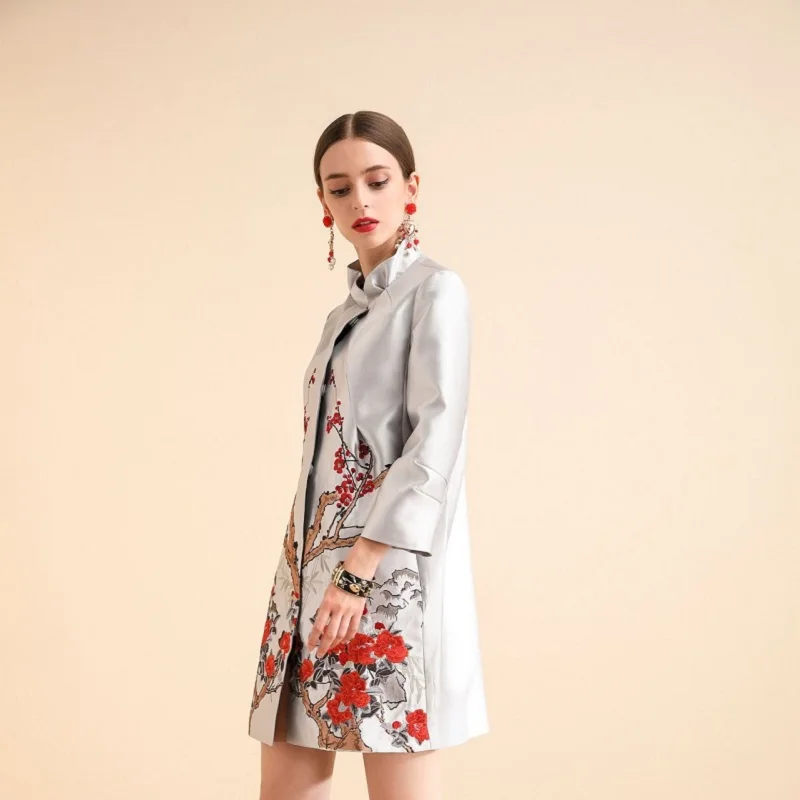 Однотонные пальто с вышивкой новинка 2019 высокое качество весна-осень цветочное