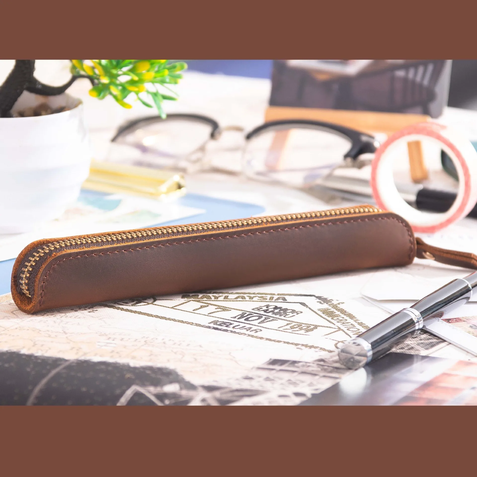 FM Light Brown Genuine Leather Zipper Pen Bag Mini Small Pencil Case Apple Electronic Writing Pen Protective Sheath Creative Vintage Style - Цвет: FM Light Brown