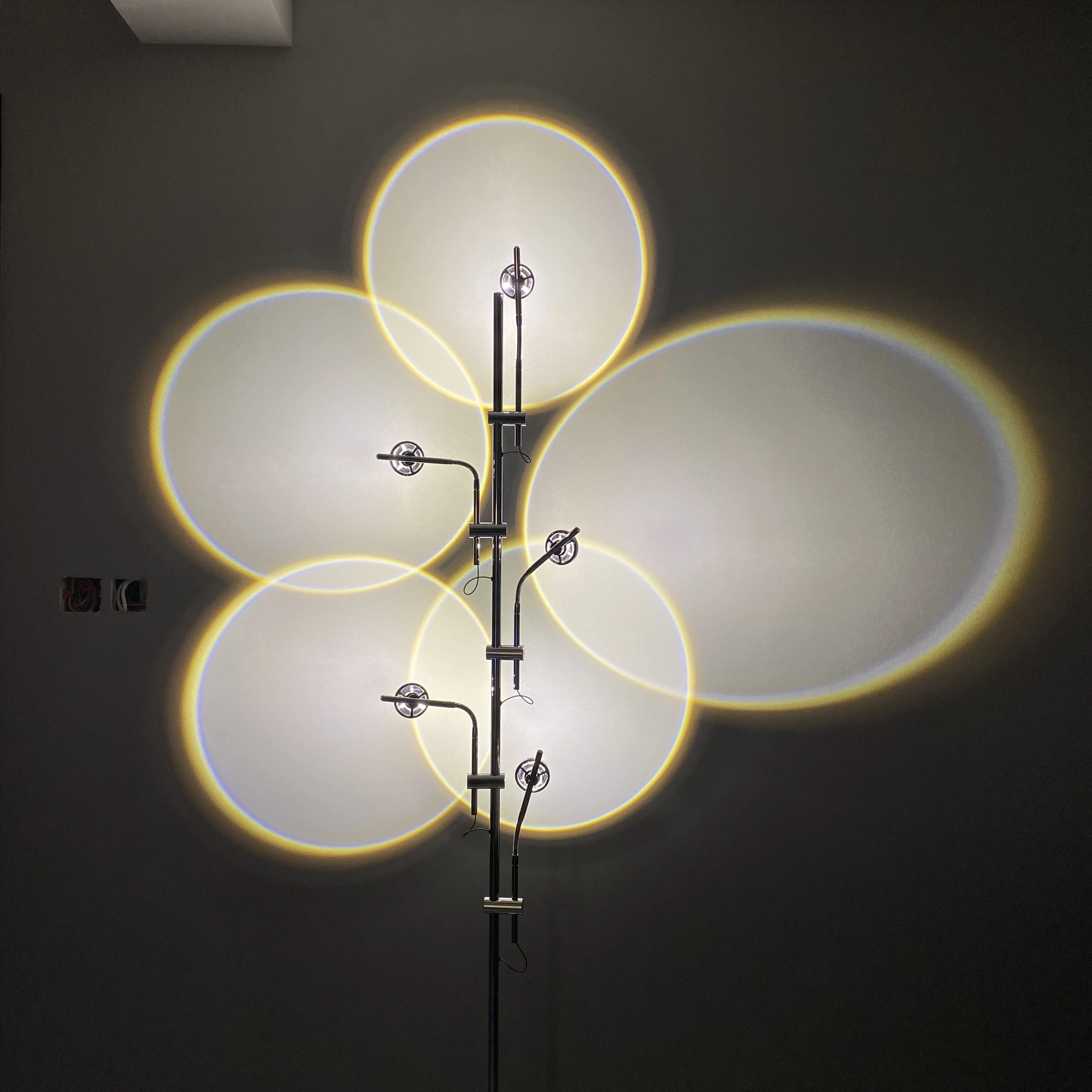 Mi Yi Post- Modern Simple Art Light and Shadow Floor Lamp Cool Creative Ins Designer Sofa | Лампы и освещение