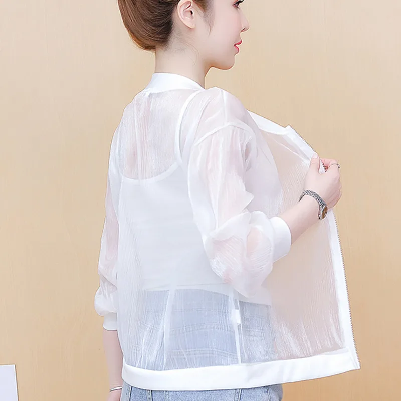 #5364 серая и белая короткая куртка Женская Повседневная Солнцезащитная на молнии