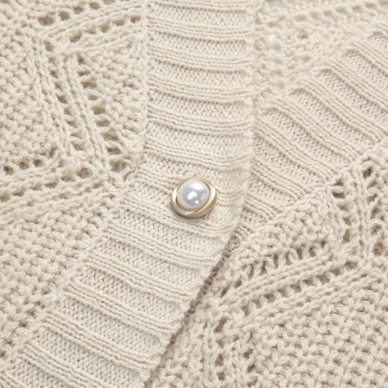 Женский вязаный кардиган ARTKA WB22012C свободный свитер с V-образным вырезом и