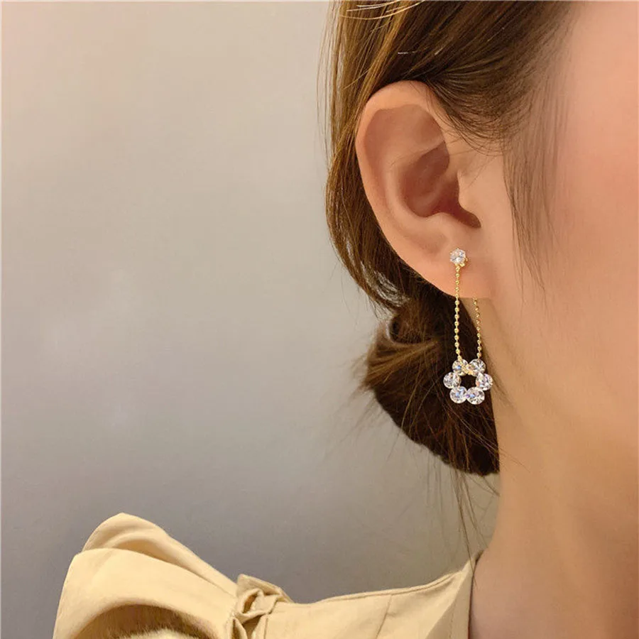 

Luxury Gold-Plated Flower Dangle Earring Exquisite Temperament Prong Setting Cubic Zircon CZ Drop Earrings Wedding Jewelry Sale