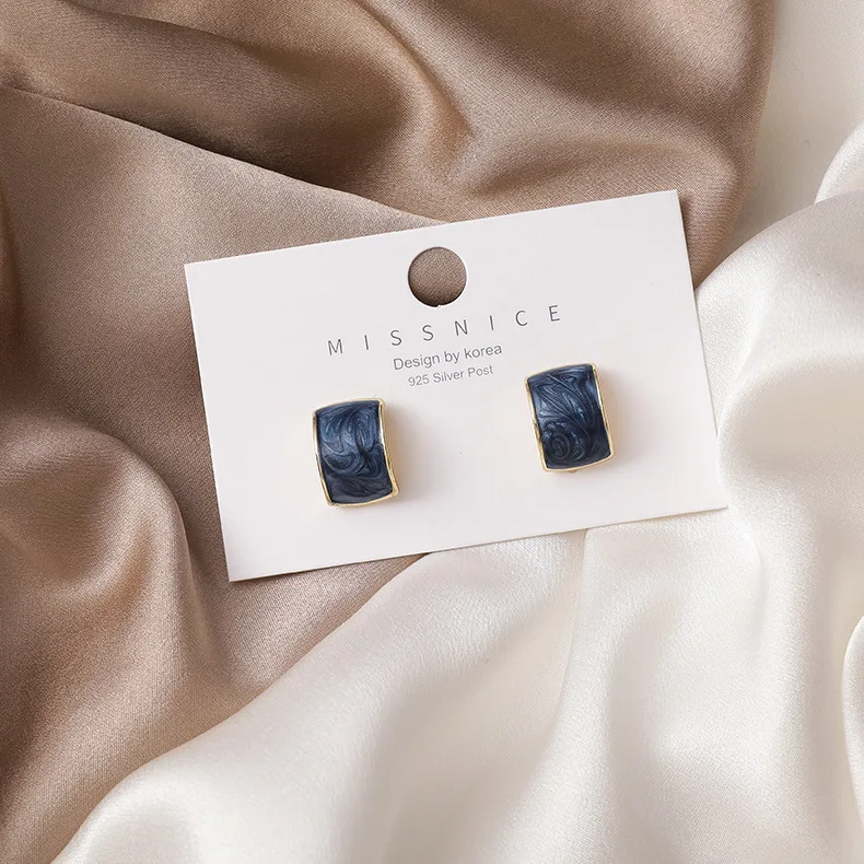 

2020 New Korean Trendy Geometric Acrylic Simple Arc Stud Earrings For Women Girls Elegant Cute Brincos Party Gifts