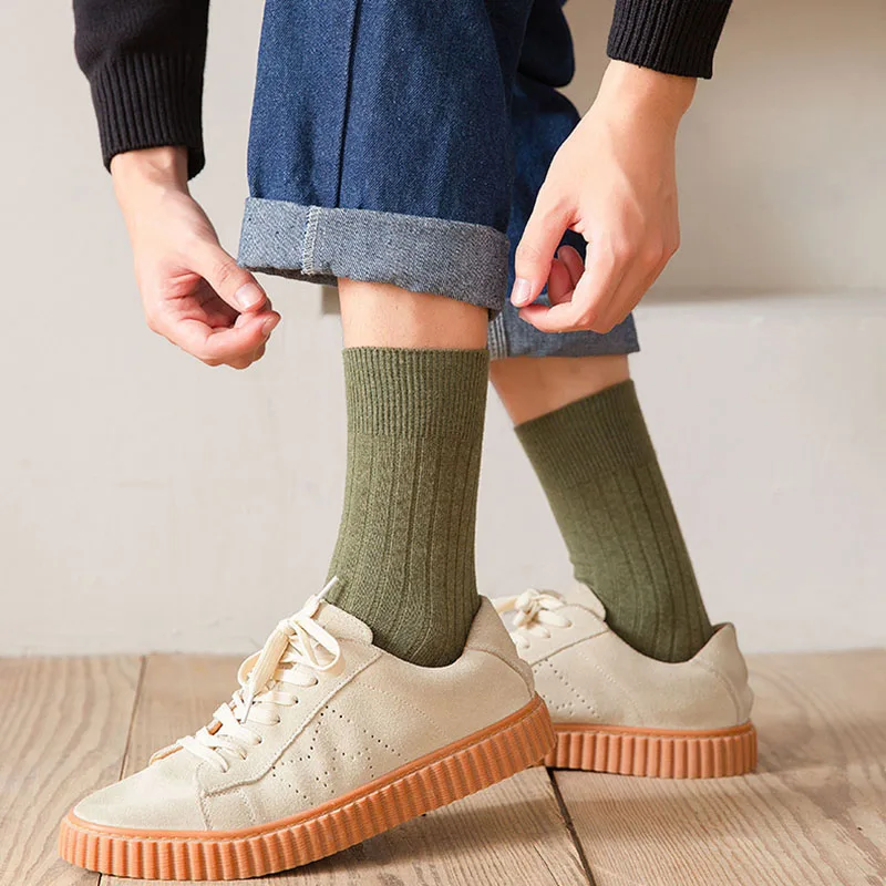 

1Pair Breathable Men Crew Socks Cotton Pure Color Autumn Winter Striped Pattern Casual Style Mid Tube Socks Nice Gift