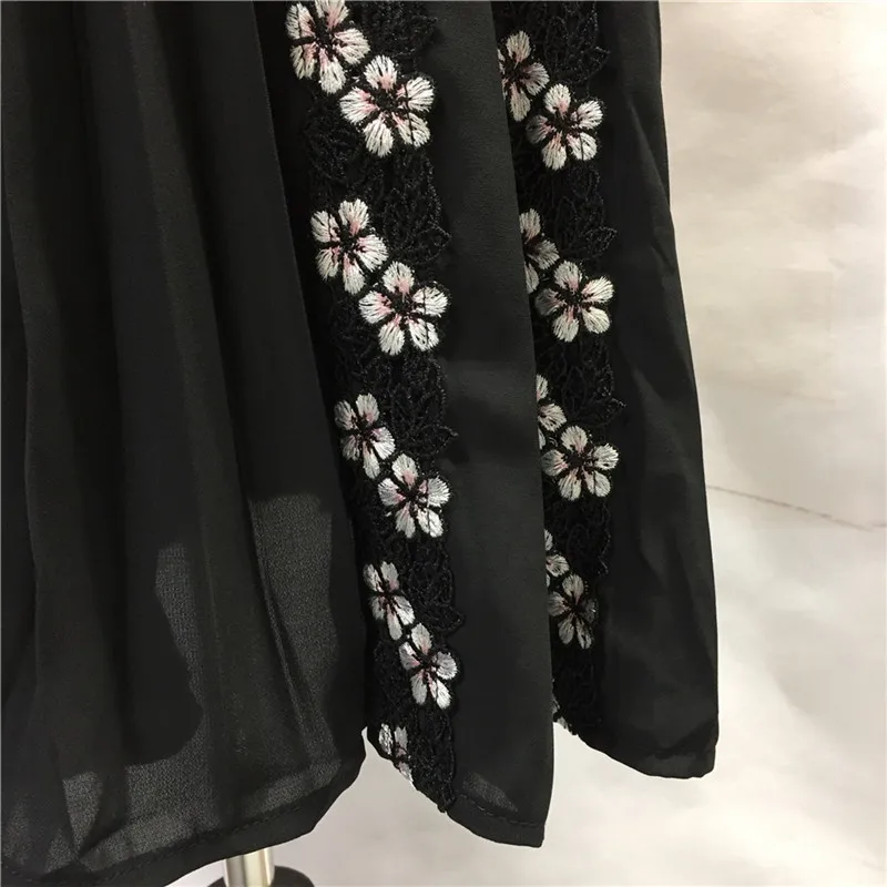 

Designer 2020 Summer V-neck sleeveless Lace lace Midi Dress Female Elegant Banquet Pleated black Vintage Dresses Female New