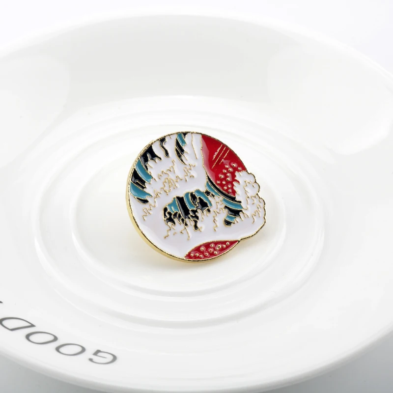 Модная брошь в форме волны цунами рубашки Нагрудный значок опт эмалированная