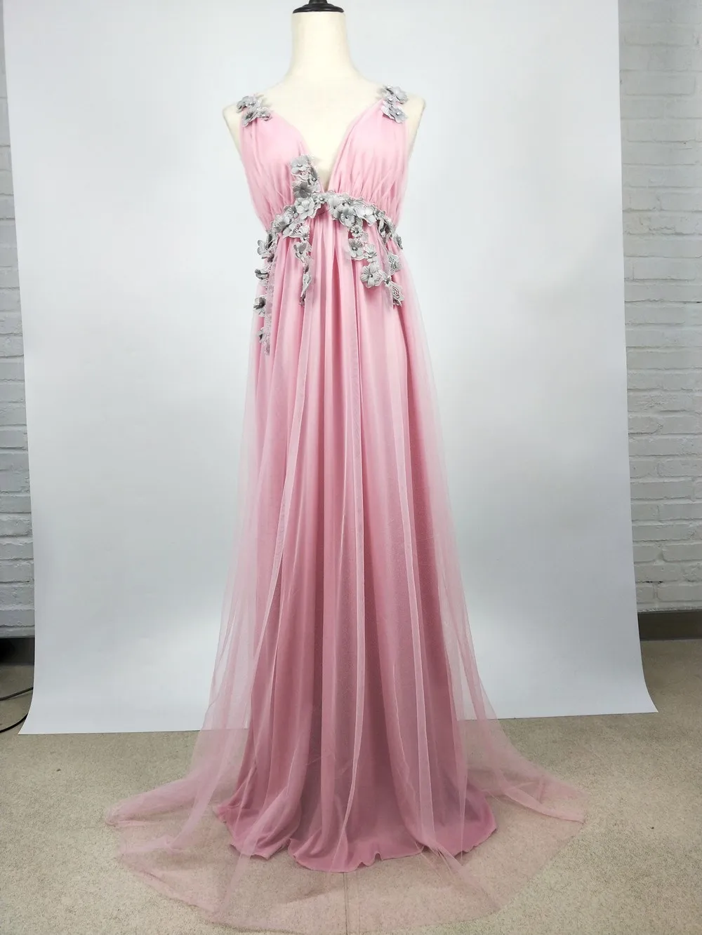 Sexy Spaghetti Strap Deep V Tulle Long Dress Elegant Backless Court Train Flowers A Line Dress Special Occasion Prom Gowns
