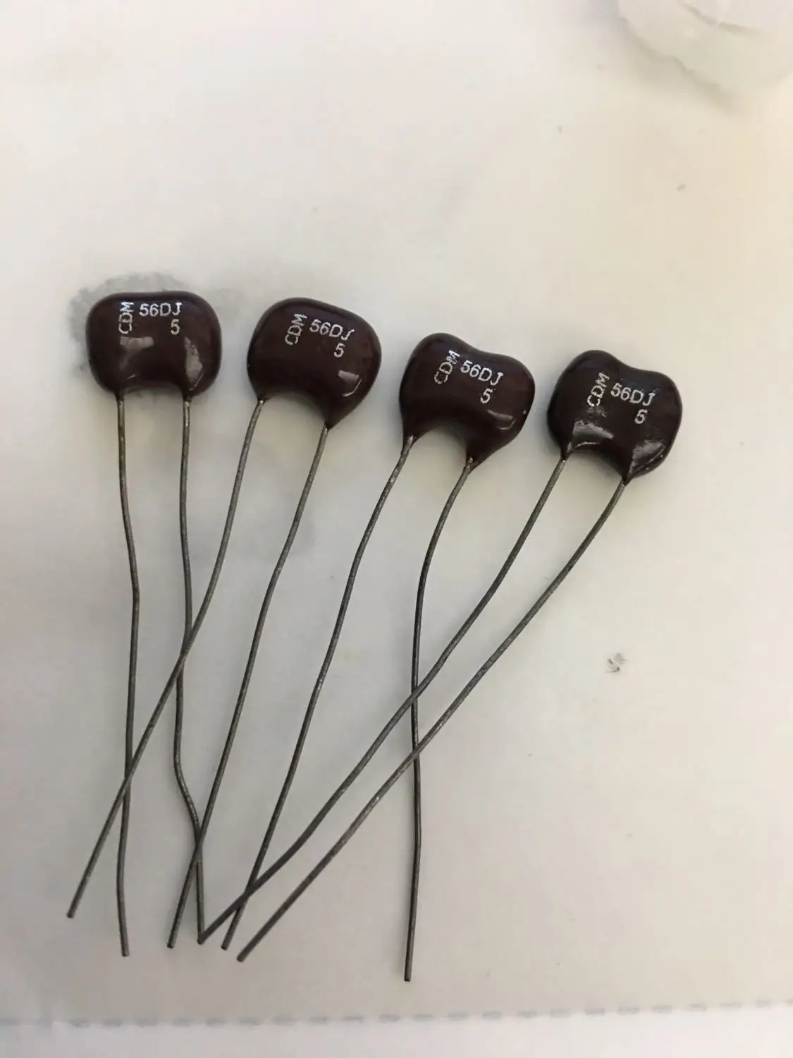 20 шт CDM Серебряная слюда 500V56PF 5% конденсатор 500V 56P 56pF/500V 500V56P P3.5MM|Операционные