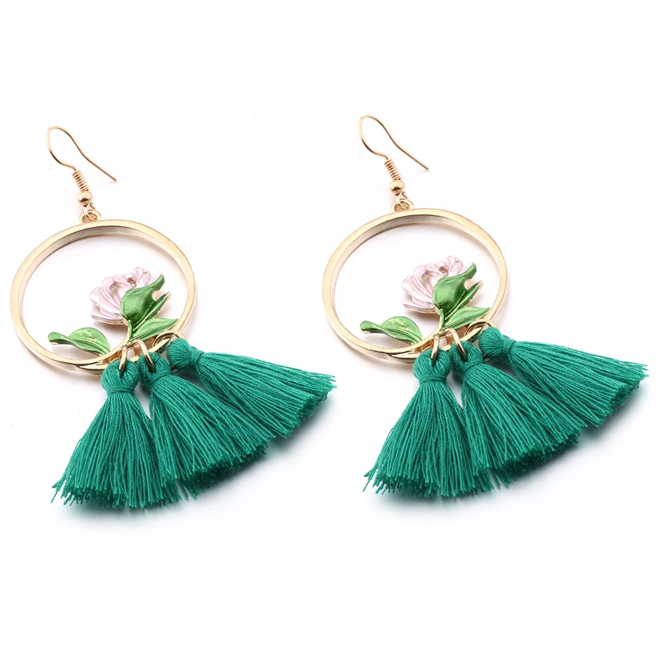 Подходящие модные серьги для