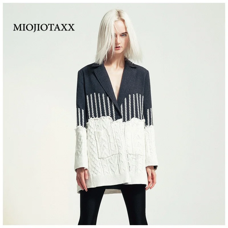 

MIOJIOTAXX 2022 Autumn and Winter Stitching Jacquard Knitting Hole Gradual Change Tweed Medium Length Overcoat for Women