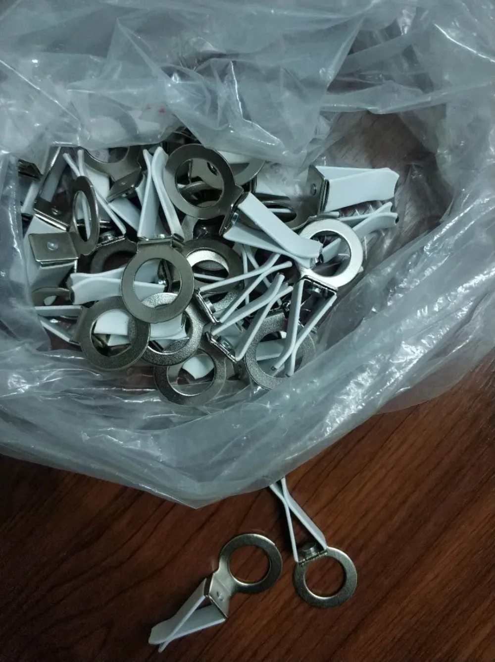 

Wholesale 100PCS/LOT Car Pendant Perfume Bottle Metal Clips