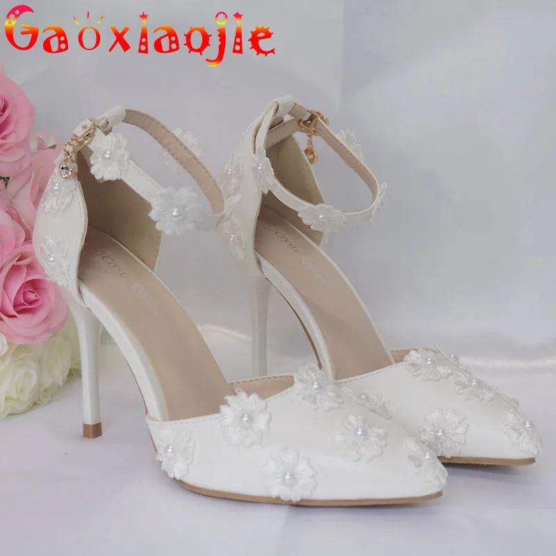 

Fashion Lady Wear Exquisite Flower Embellishment Sandal Summer Closed Pointed Toe Pearl Buckle Strap Wedding Prom Stiletto Shoes