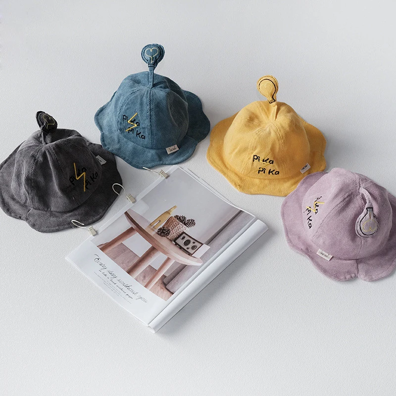 Детские вельветовые шапки на осень-зиму Милые кепки с вышитыми буквами для