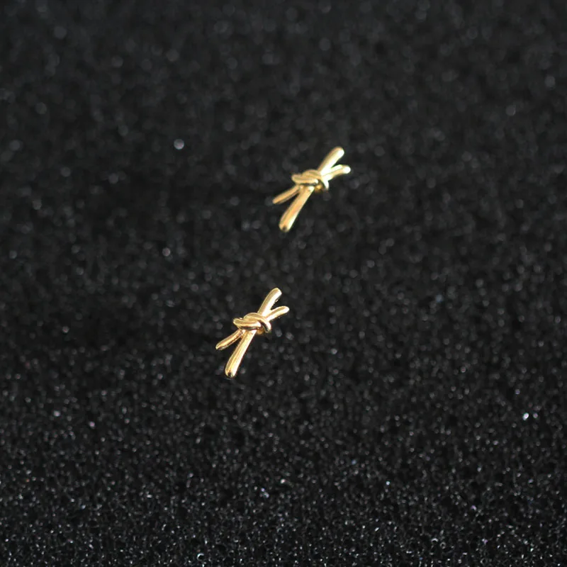 Серьги гвоздики из твердого золота 9 к подарочные маленькие Изящные серьги с