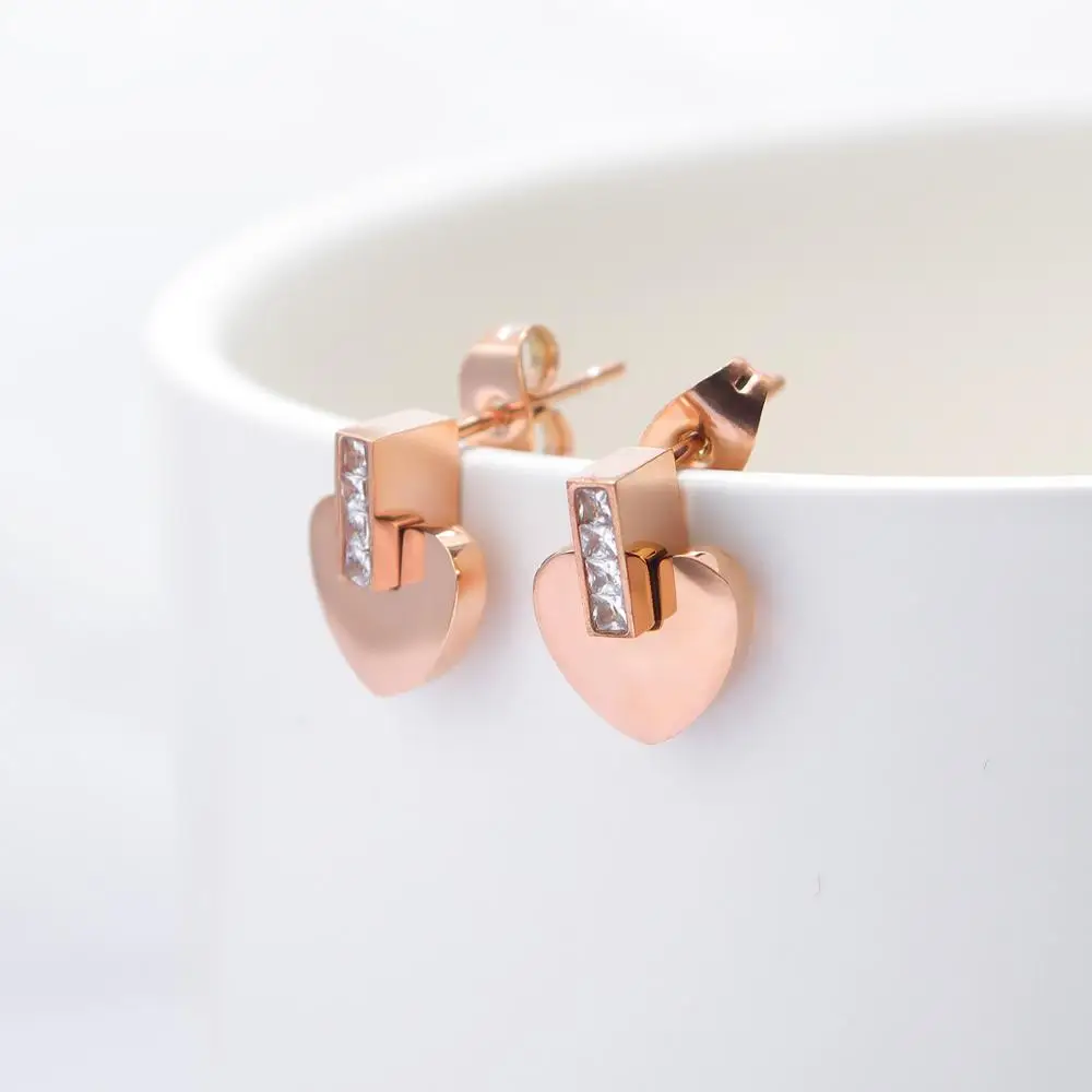 

Fashion Small Rose Gold Heart Zircon Stud Earrings for women 2020 New Kpop Minimalist Cute Stainless steel Earrings Wholesale