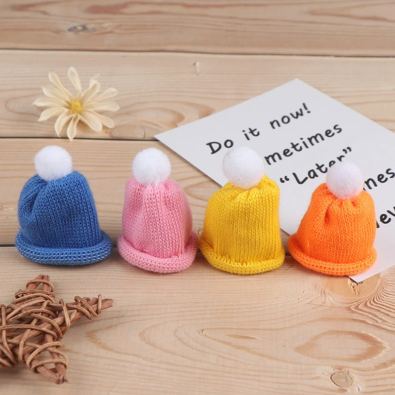 

1/12 Scale Dollhouse Miniature Christmas Doll Beanie Hat Skate Cap Doll House Decoration Toys for Kids