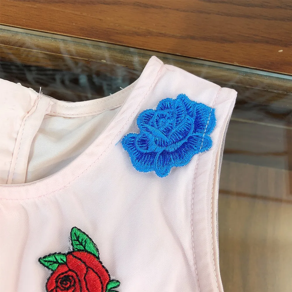 

High-end children's clothing girls summer dress 2021 new sleeveless thin princess net gauze skirt white lace vest