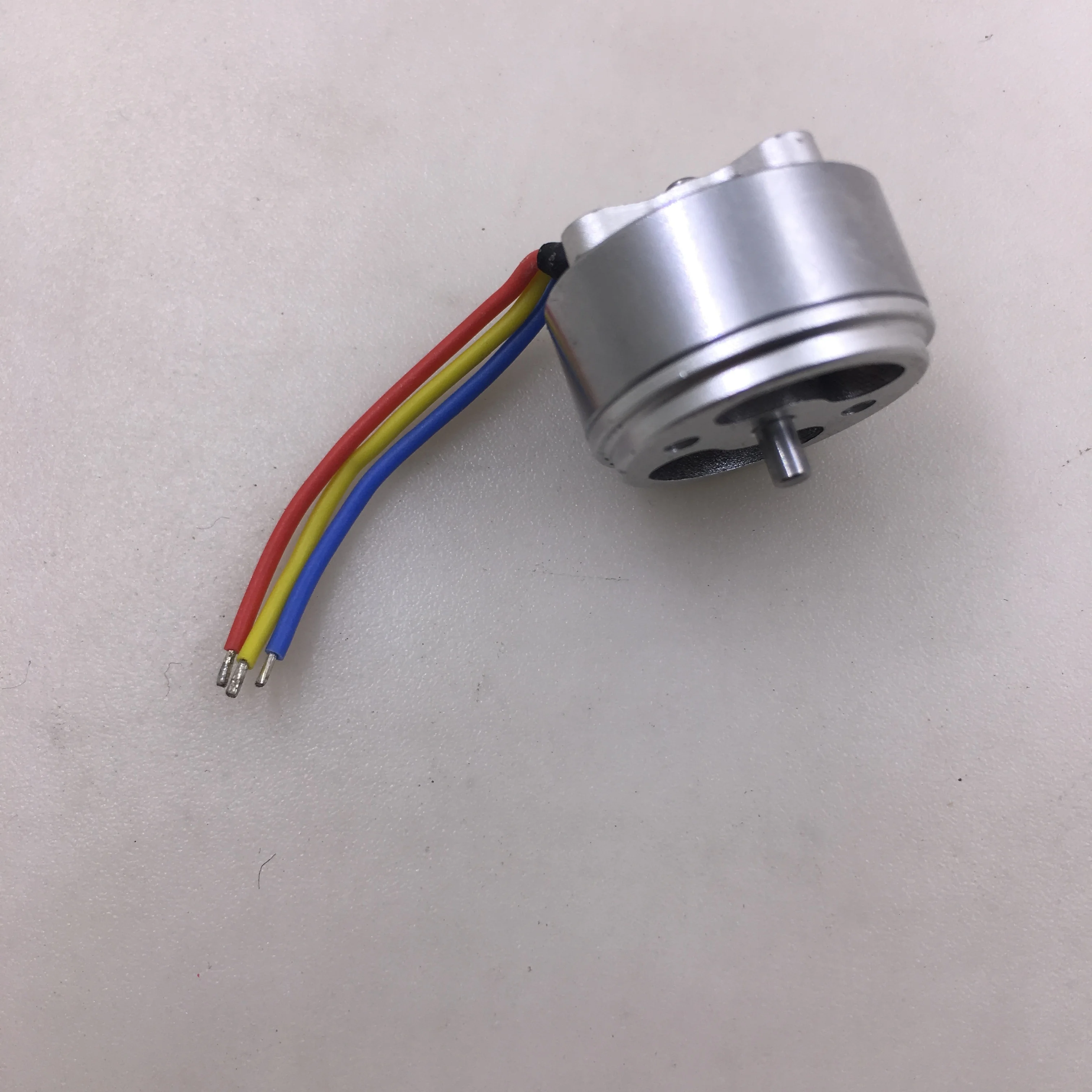 Двигатель для квадрокоптера CFLY Квадрокоптер с дистанционным управлением