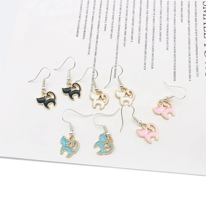 

Kawaii Women‘s Animal Asymmetric Earrings Cute Color Dripping Oil Lucky Cat Studs Earrings Jewelry For Kid Jewelry