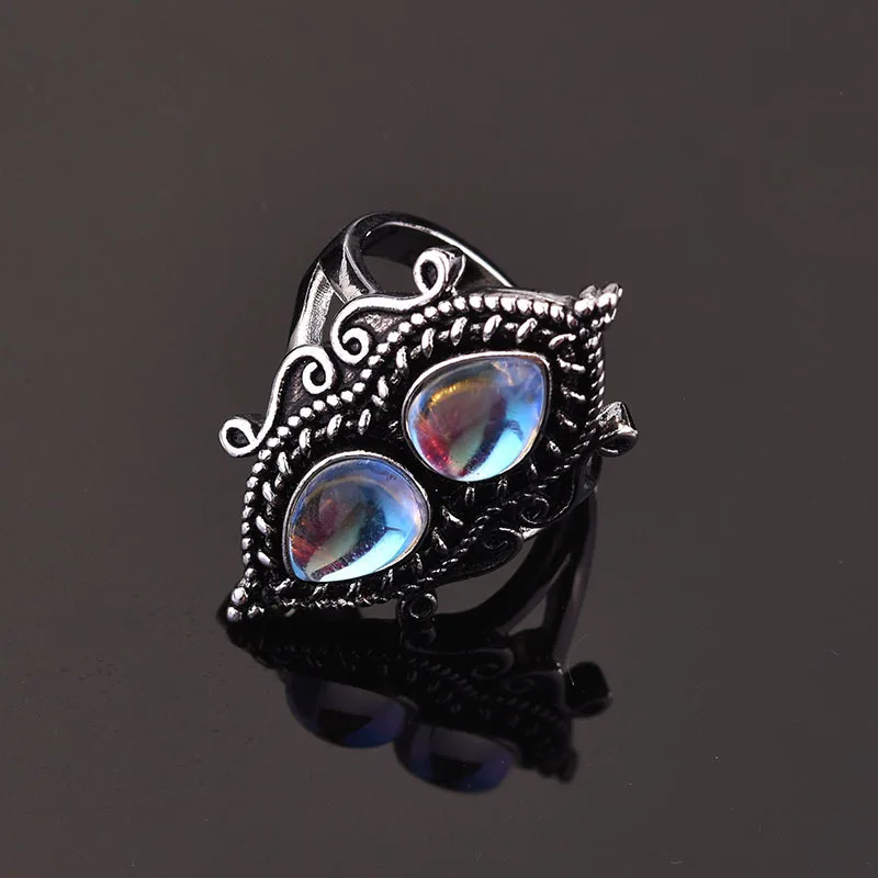 Женское кольцо с топазом S925 серебряное в форме груши искусственным