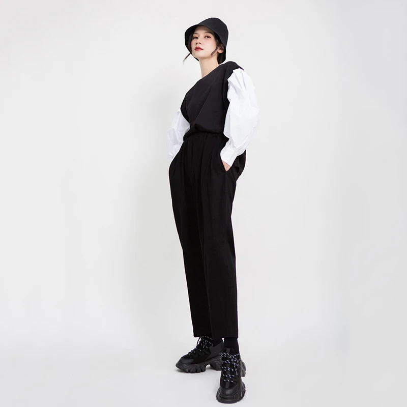 

[EAM] Loose White Black Contrast Color Sweatshirt New Round Neck Long Lantern Sleeve Women Fashion Spring Autumn 2021 1DD5134