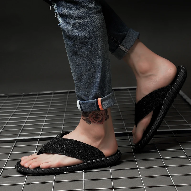 Повседневные пляжные шлепанцы из натуральной кожи Брендовые на плоской подошве