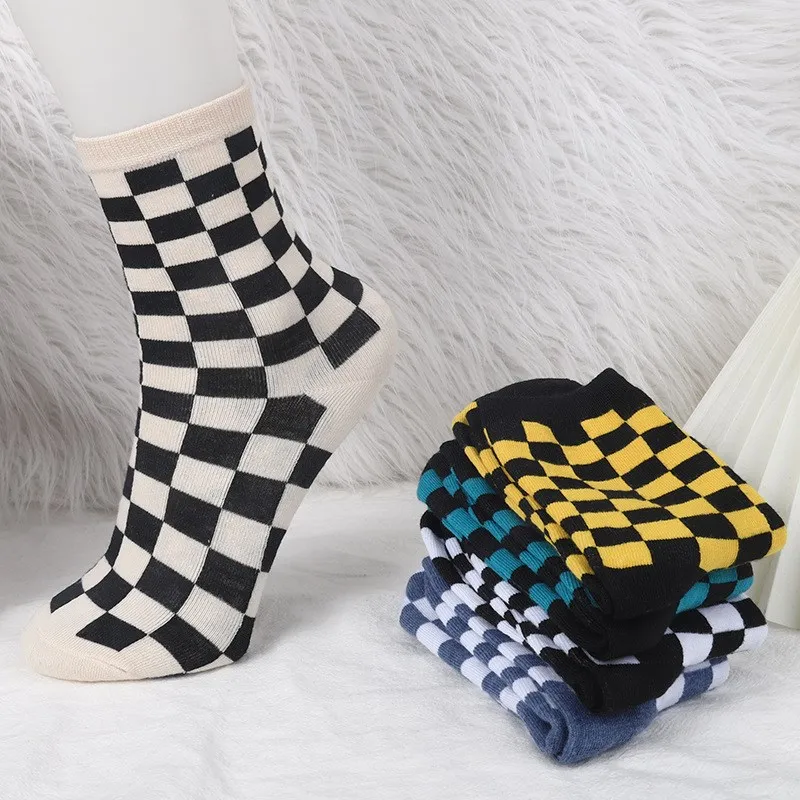

Korea Fashion Colorful Checkerboard Grid Women's Cotton Socks Cute Women's Socks Harajuku Knitting Winter Stockings for Women
