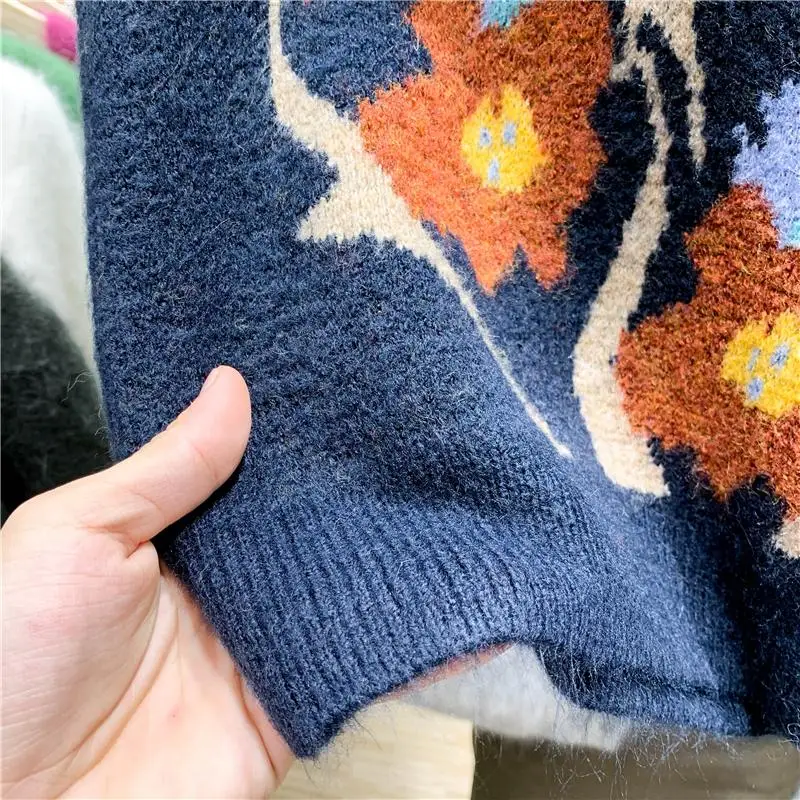 

New Autumn Winter 2020 Women's Sexy Knitted Sweater Retro Personalized Printed Vest Large Size Round Neck Thickened Top Fashion