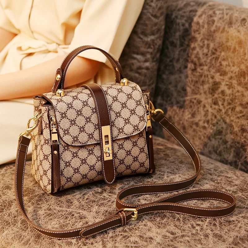 

Classical Plaid Crossbody Bag for Women Luxury Designer Brand Genuine Leather Purses and Handbags V Bags In Luxury Handbags Gg