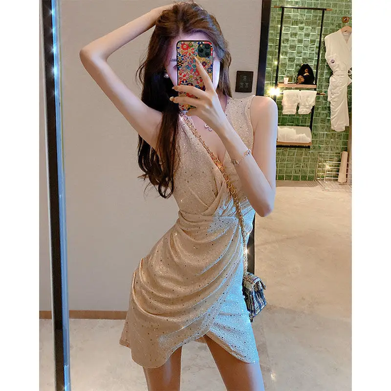 

New Sexy V-neck Low-cut Pleated Waist-wrapped Hip Temperament Dress Short Sequin Irregular Bottoms