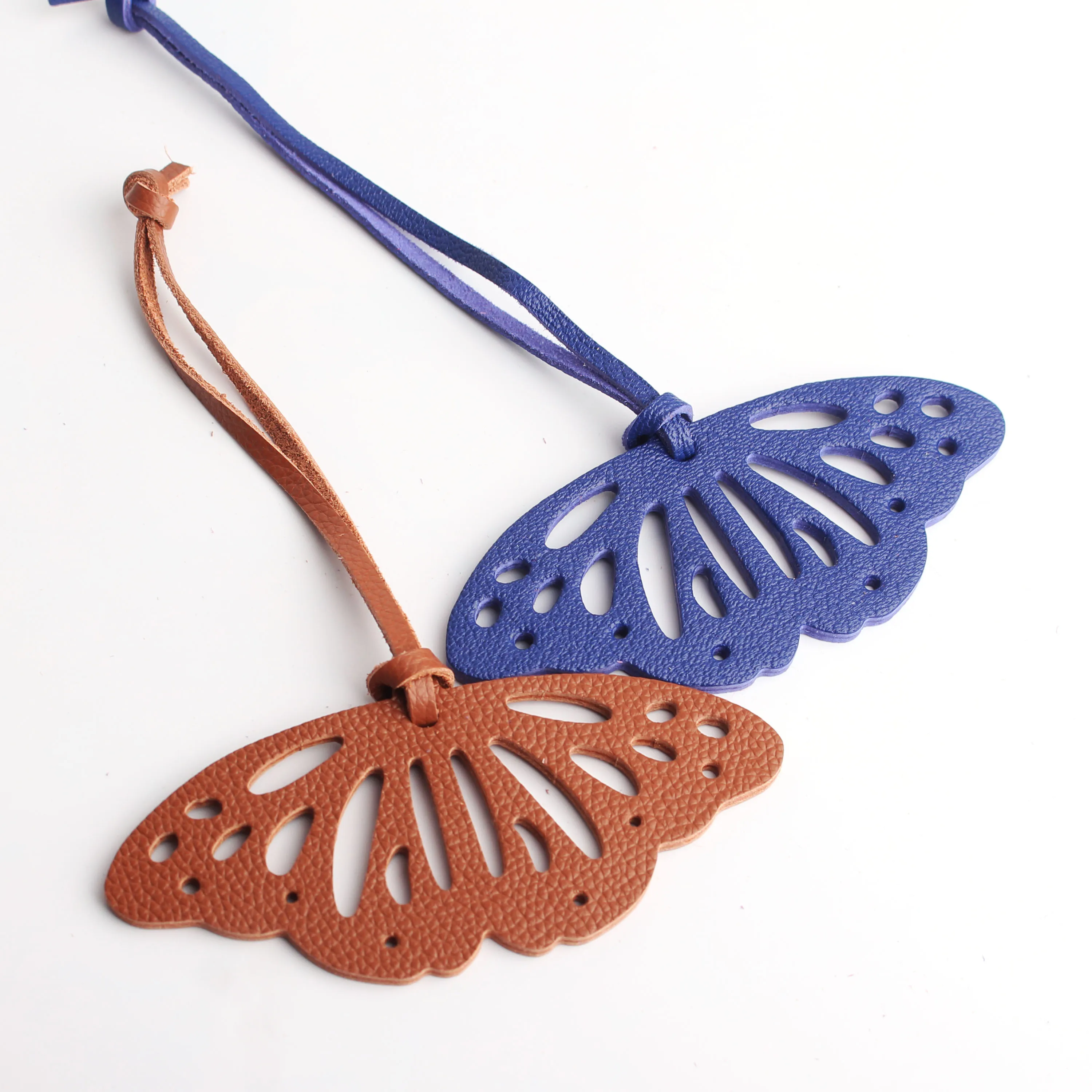 

Custom Made Genuine Leather Palm Tree Palm Leaf Fox Seahorse Deer Butterfly Keychain Pendant Animal Women Bag Charm Accessories