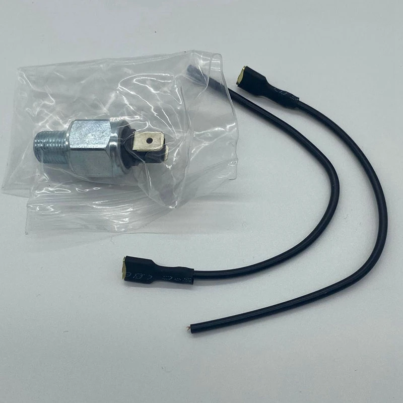 

Hydraulic Stoplight Rear Brake Switch for Touring Dyna Sportster 72023-51D/E Brake Stop Light Switch
