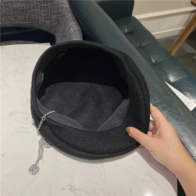 

New Style In Autumn and Winter Moon Embroidered Bud Wearing Cap Chain Pendant Crescent Beret Hat Unisex M2