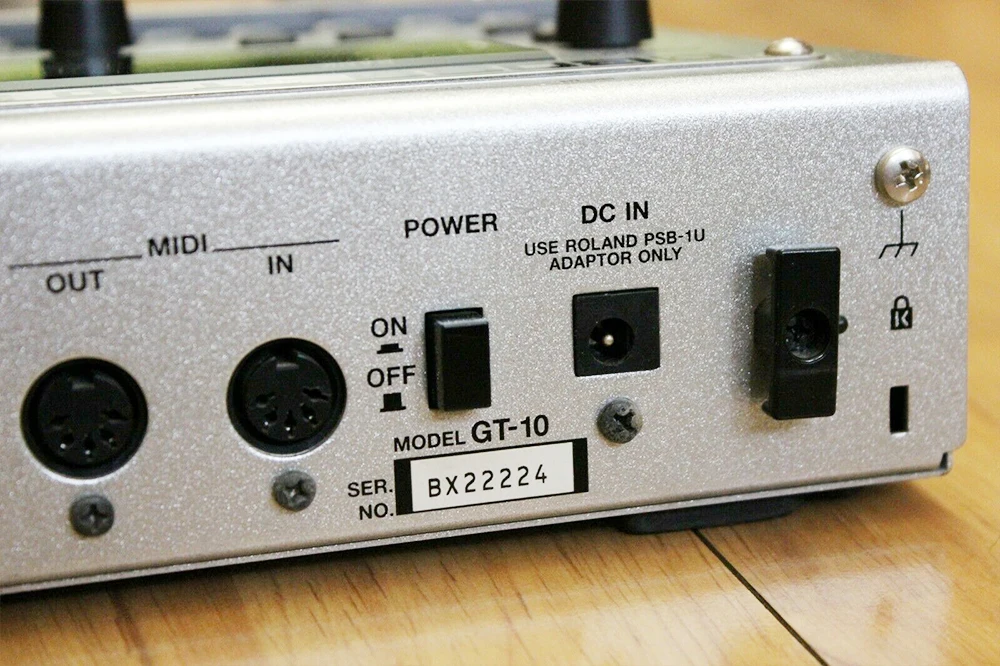 

Boss GT-10 Multi-Effects Guitar Effect PedalComprehensive effect device
