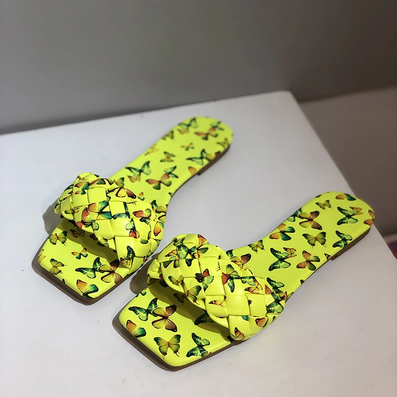 

Slippers women 2021 new flat-bottomed square toe printed beach shoes flower braided belt flip flops female sandals and slippers