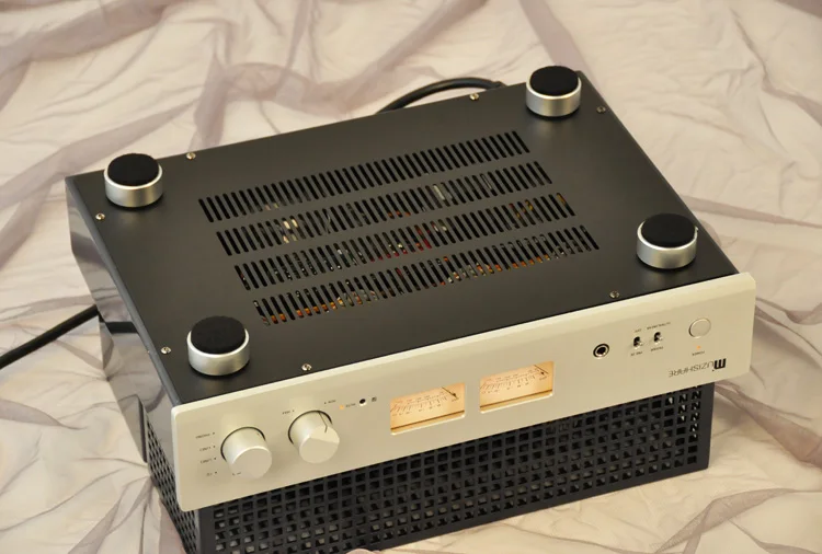 Интегрированный усилитель мощности 45 Вт * 2 |