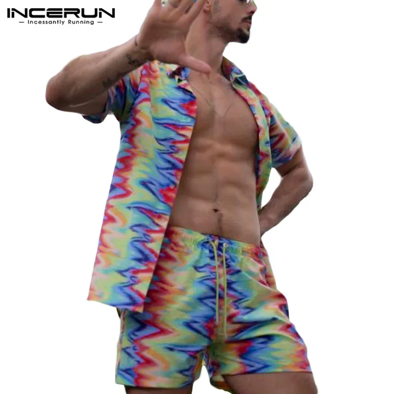 

Комплект INCERUN мужской с принтом, рубашка с коротким рукавом и шорты на шнуровке, повседневный костюм, гавайский пляжный мешковатый костюм, 5XL...