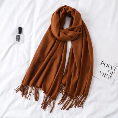 Розовые, зеленые, красные, желтые, бежевые шарфы из искусственного кашемира для женщин, длинные шарфы с кисточками, Дамская зимняя шаль, женские теплые шерстяные шарфы - Цвет: Caramel