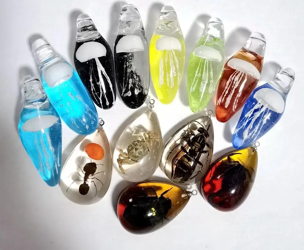 

13 pcs handmade Pendant Real Mix Scorpion Crab Bee Ant Newest Glass Jellyfish Color Gift Decoration Ornament