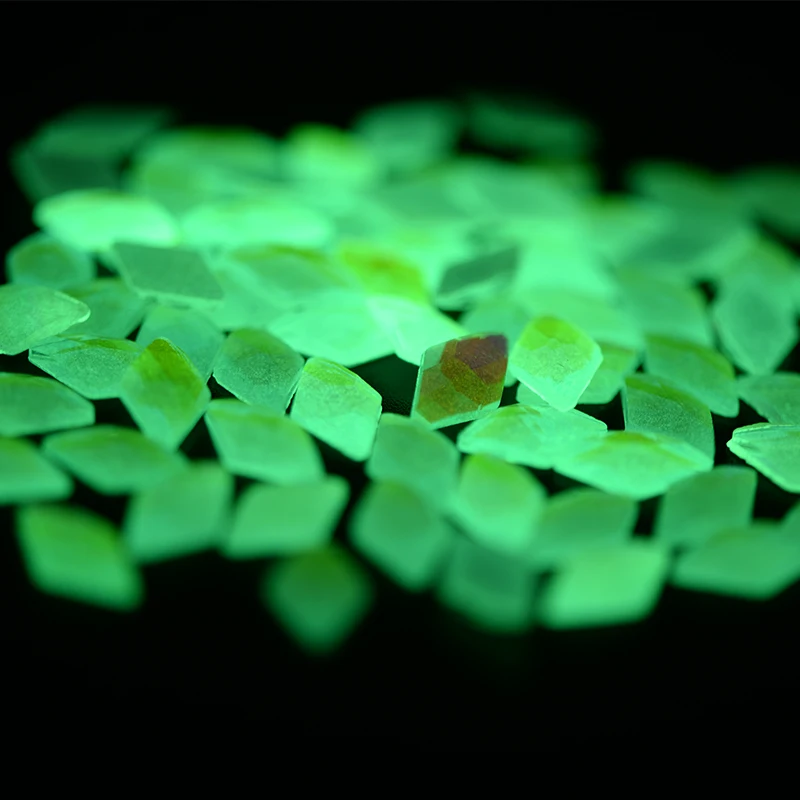 Стразы декоративные стеклянные 6 х8 мм светится в темноте | Дом и сад